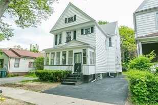 Building Photo - 276 Parkway