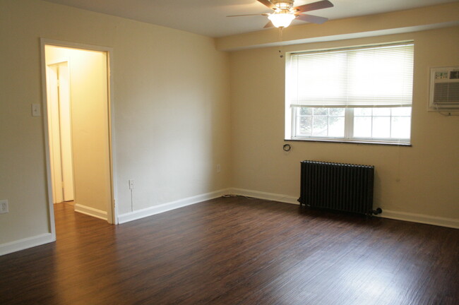 Apartment A2 Living Room - The Courtyards At Sewickley