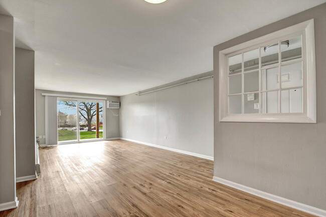 Building Photo - 8476 W 103rd Terrace