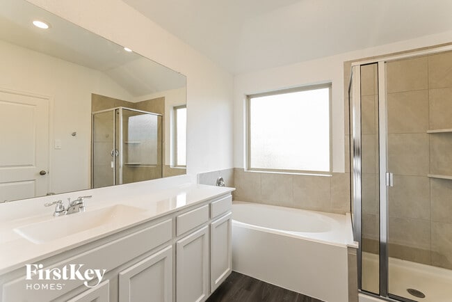 Building Photo - 18438 Summit Ranch Dr