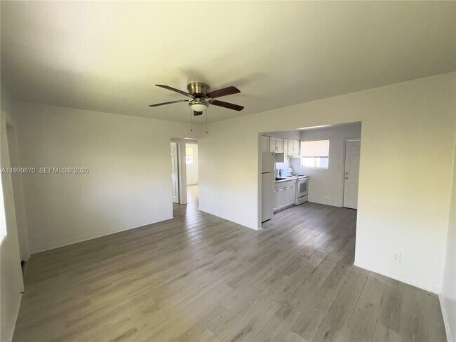 Building Photo - 404 SW 5th Ave