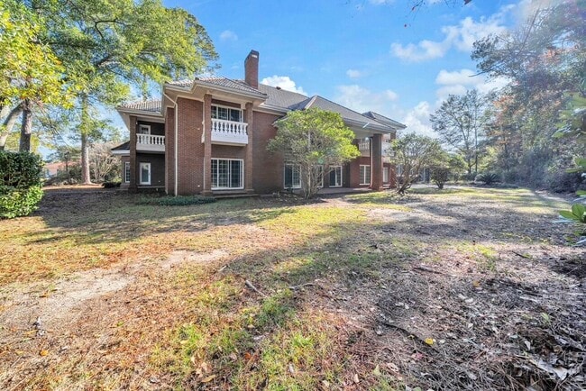 Building Photo - 1524 Glenlake Cir