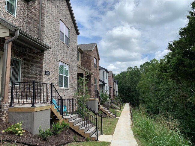 Building Photo - 2363 E Amherst Aly