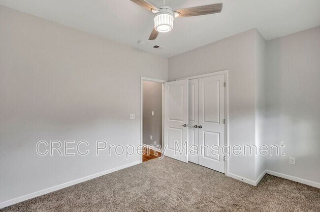 Building Photo - 268 Witch Hazel St