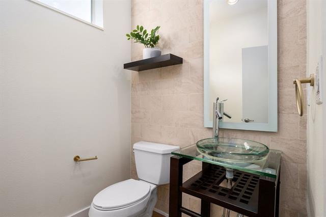 Building Photo - 4111 Newton Ave