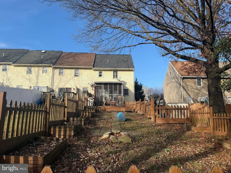 Building Photo - 436 Hillside Ave