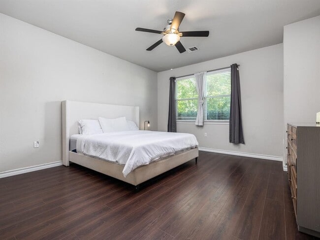 Building Photo - 1919 Rinker Ranch Dr