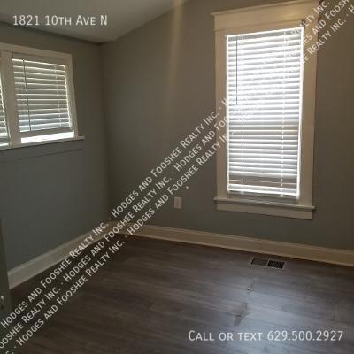 Building Photo - 1821 10th Ave N