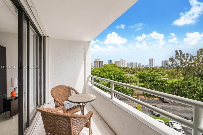 Building Photo - 20355 NE 34th Ct