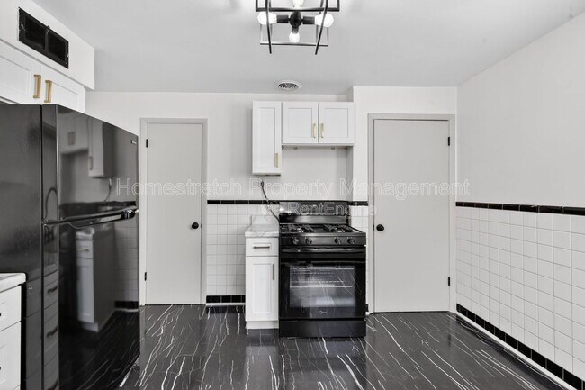 Building Photo - 4707 Roxie St