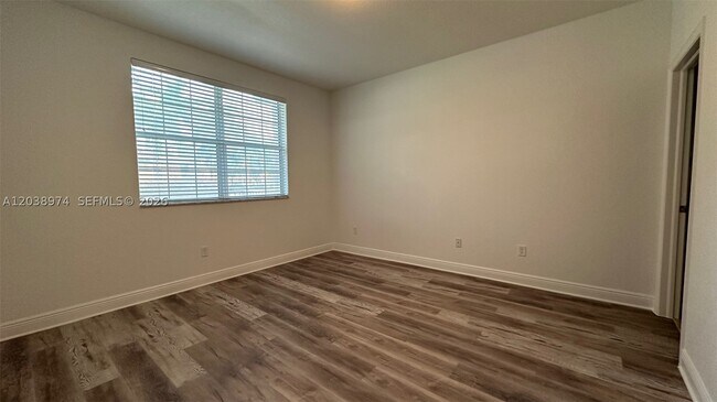 Building Photo - 966 SW 147th Ave