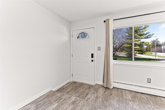 Building Photo - 25690 Glamorgan Dr