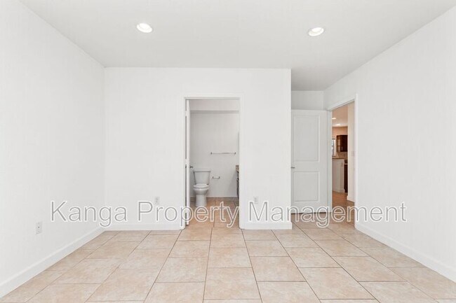 Building Photo - 3525 NW 114th Ln