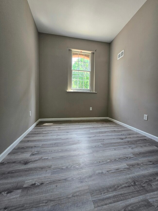 Building Photo - 1218 N 16th St