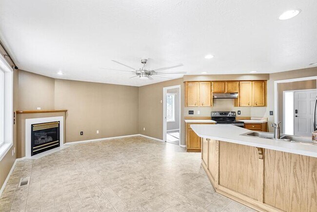 Building Photo - 1075 Mildred Ln SE