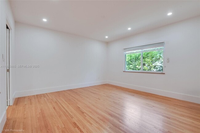 Building Photo - 1449 Cecilia Ave