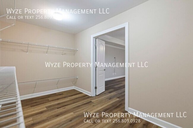 Building Photo - 104 Hardiman Pl Ln