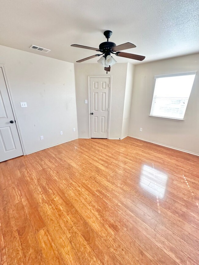 Building Photo - 4Bd/2.5Ba in Killeen, TX!