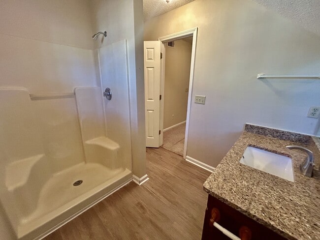 Building Photo - 802 N Taylor Ct