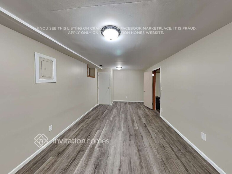 Building Photo - 13010 Deerwood Ln N