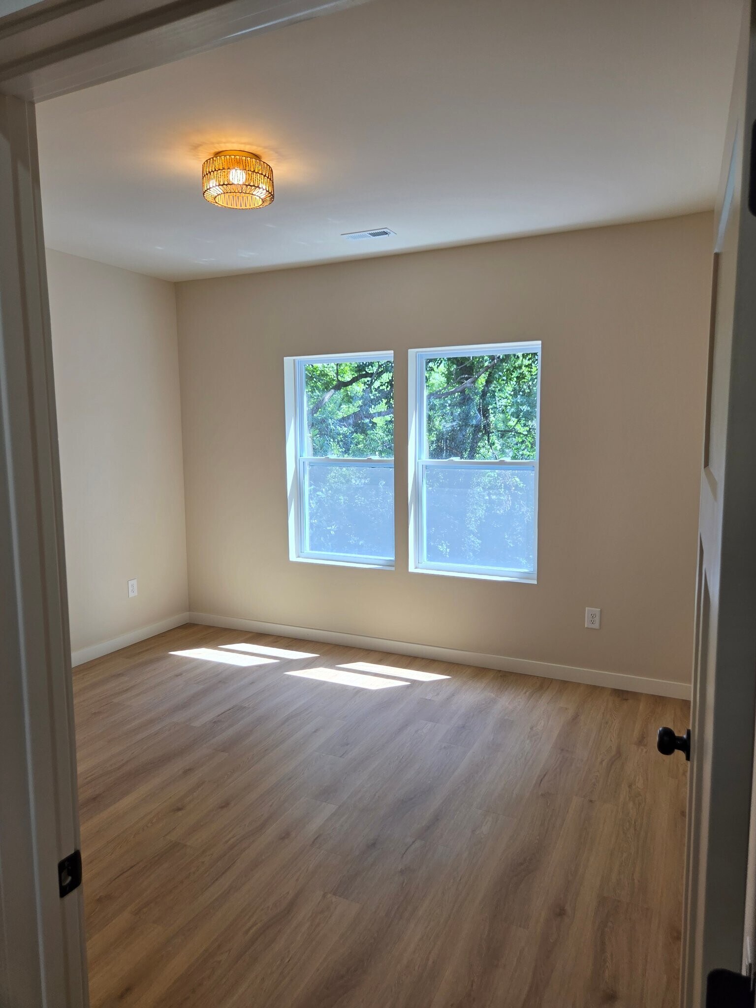 Building Photo - 5724 Wallwood Rd