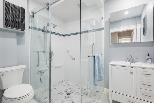 Building Photo - 204 Walpole St