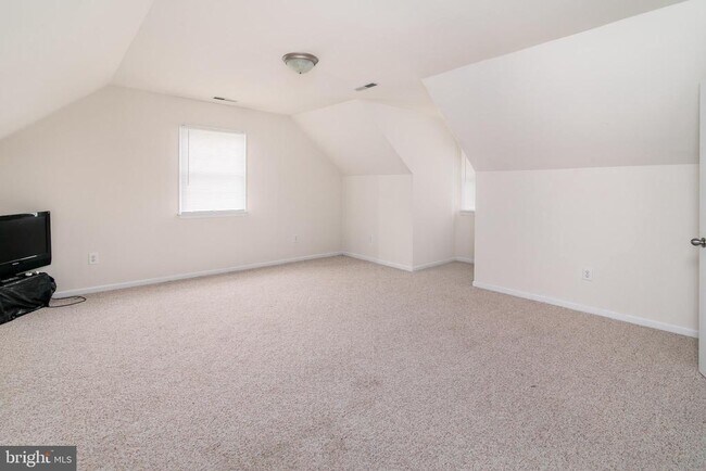 Building Photo - 5444 E Nithsdale Dr