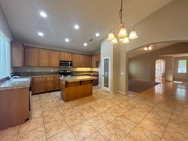 Building Photo - Upgraded West Lancaster Home