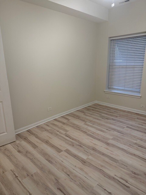 Building Photo - 1303 W Morse Ave
