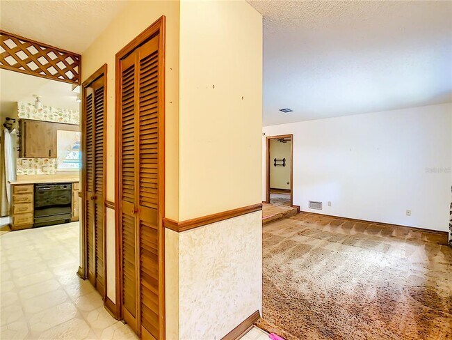 Building Photo - 5515 Albert Dr