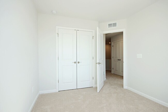 Building Photo - Walkable, Dog-Friendly Townhome Near Downtown Crozet