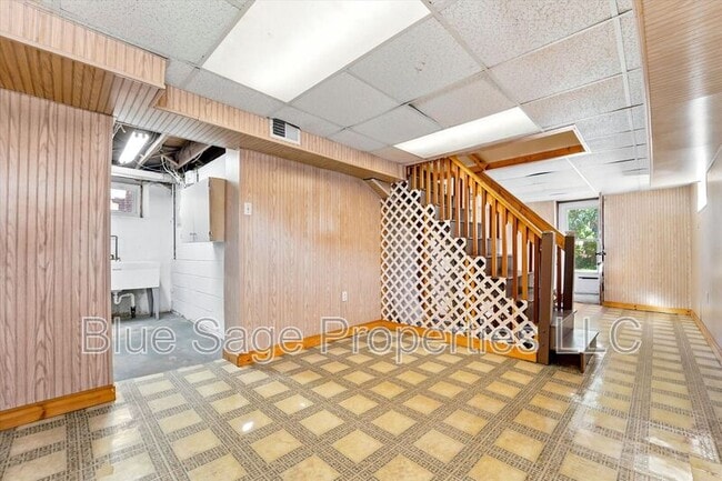 Building Photo - 248 E Turnbull Ave