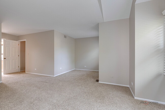 Building Photo - 285 Stanton Dr