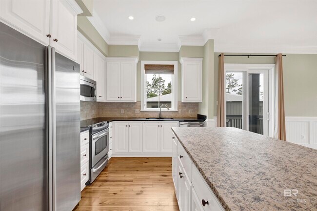 Building Photo - 32491 Water View Dr E