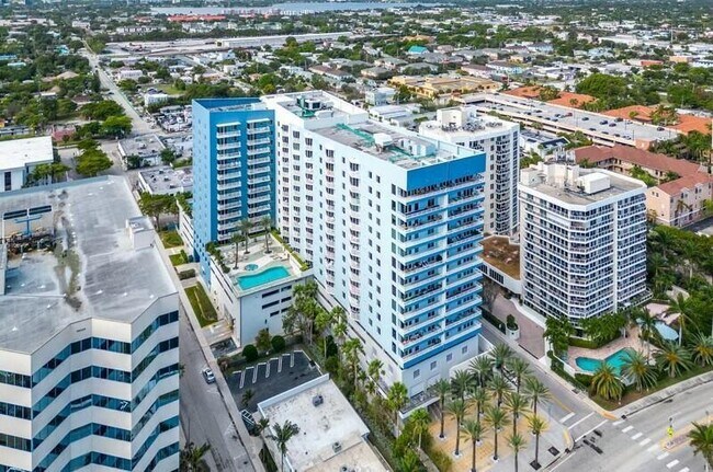 Building Photo - 1551 N Flagler Dr