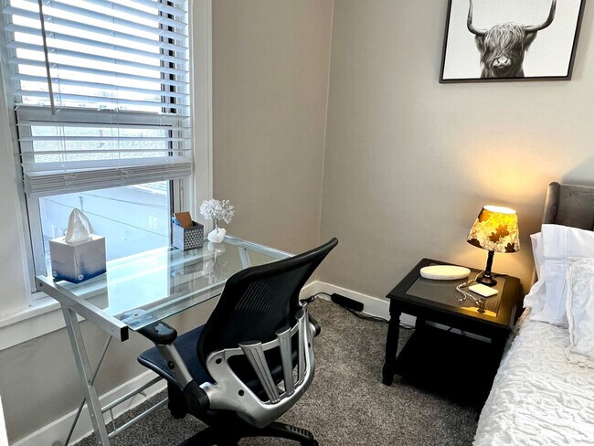 Building Photo - 1509 Clark St