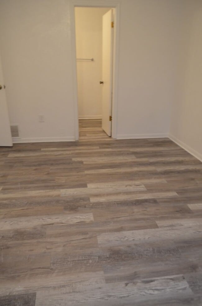 Building Photo - Come home...