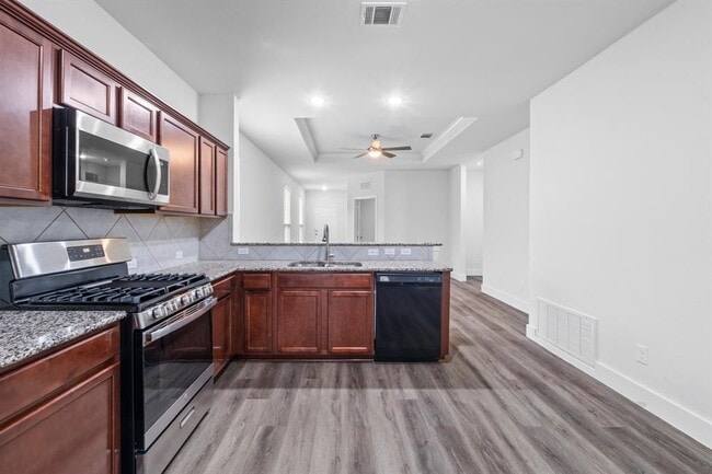 Building Photo - 175 Eves Necklace Dr.