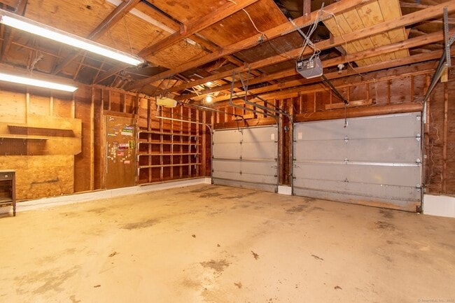 Building Photo - 34 N Maple St