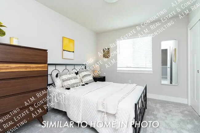 Building Photo - 6907 Iris Ct