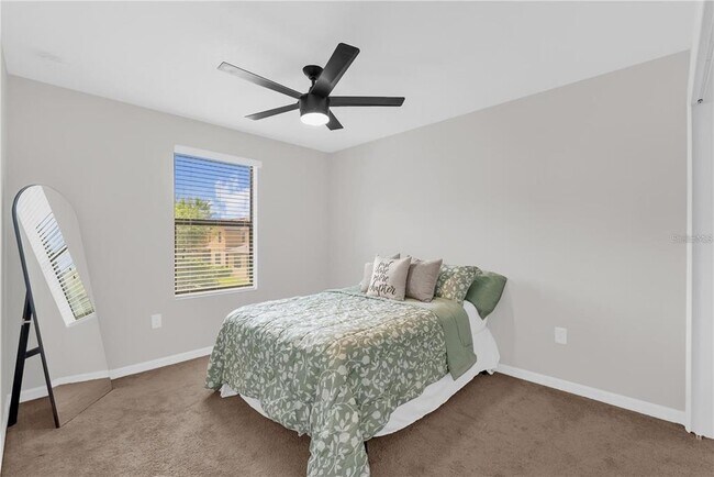 Building Photo - 2480 Seven Oaks Dr