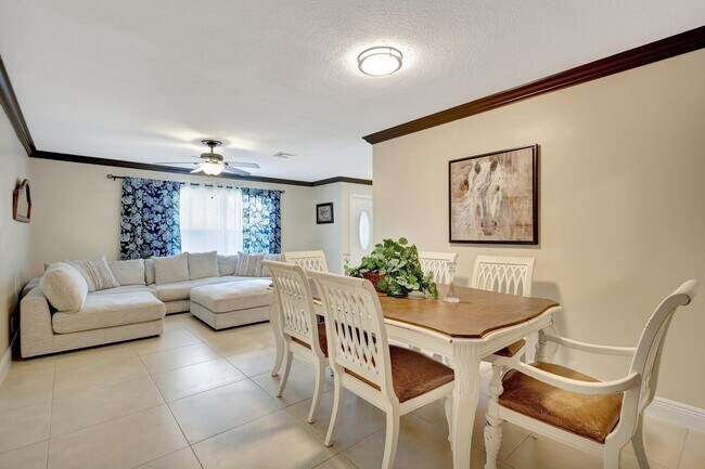 Building Photo - 11721 Inverness Cir