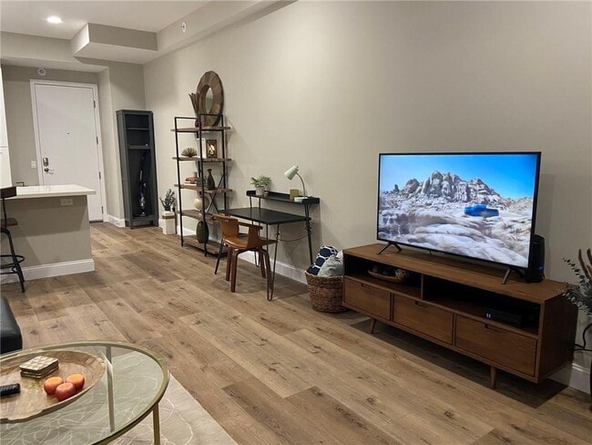 Building Photo - 507 Sabine St