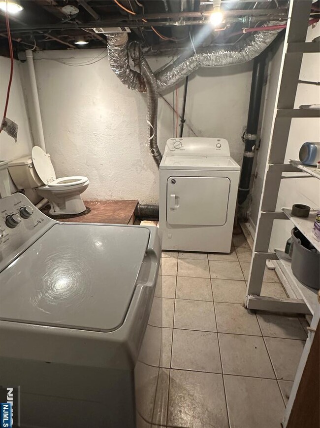 Building Photo - 325 Bogert Ave