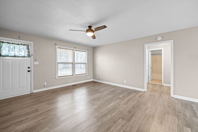 Building Photo - 111 E St