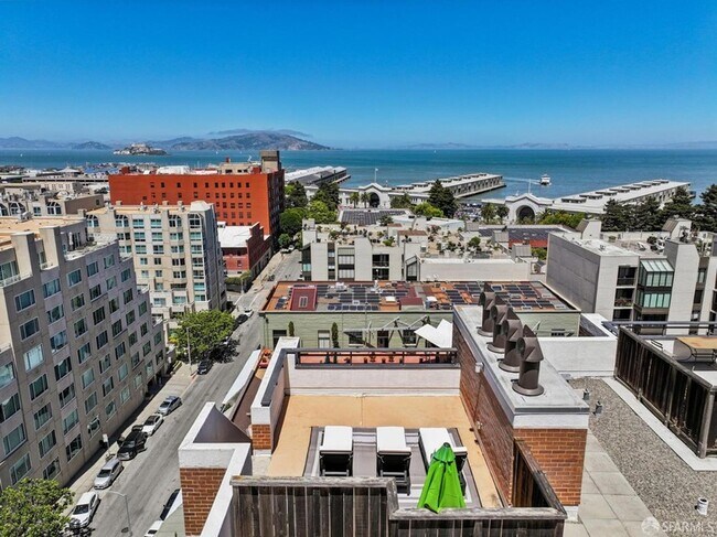 Building Photo - 101 Lombard St