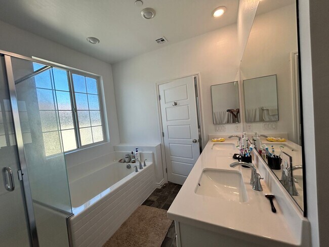 Building Photo - DON’T MISS THIS FULLY FURNISHED, BEAUTIFUL...