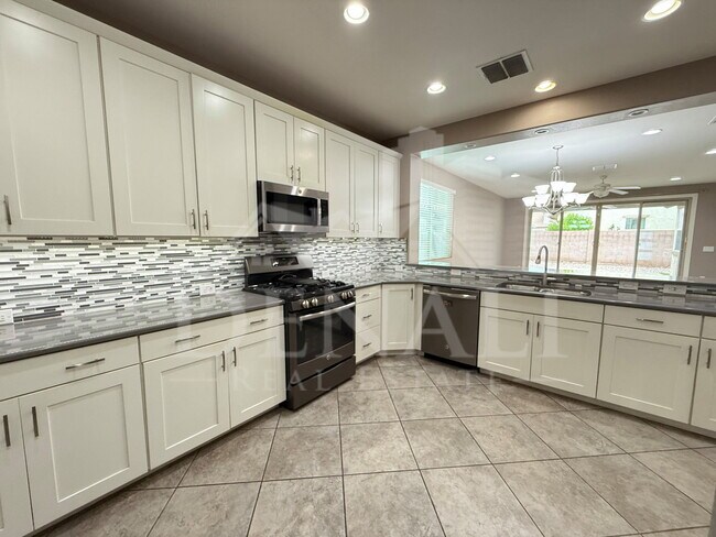 Building Photo - 244 E Prescott Dr