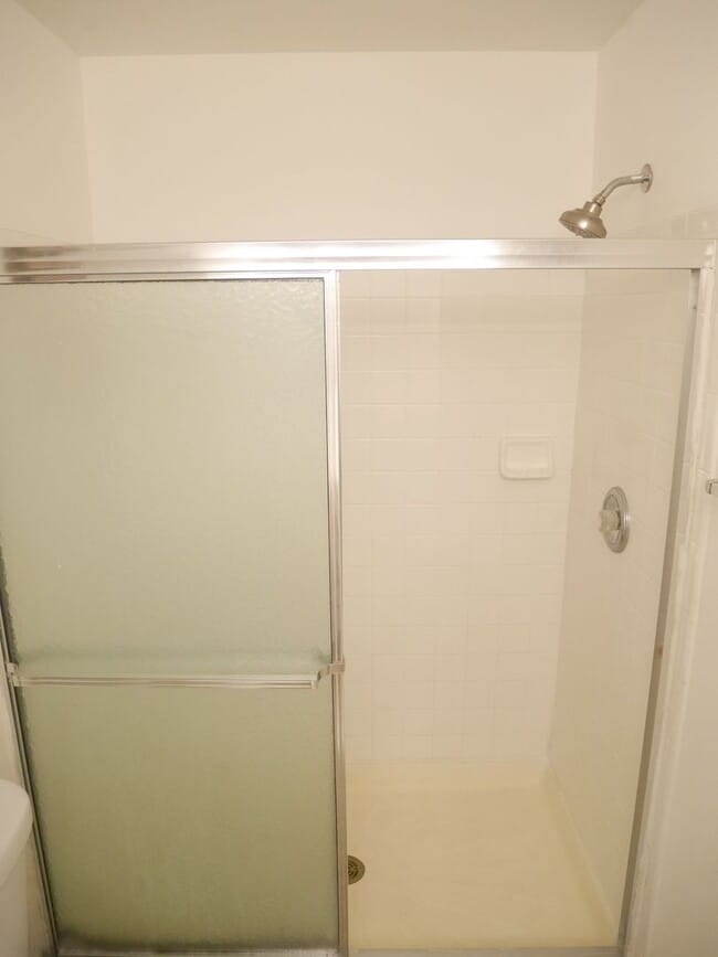 Building Photo - Spacious 2nd Floor Condo in Russett – Prim...