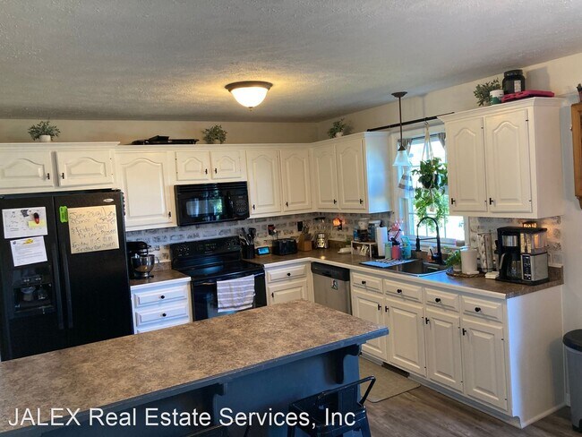 Building Photo - 3 br, 2.5 bath House - 17 Feather Drive
